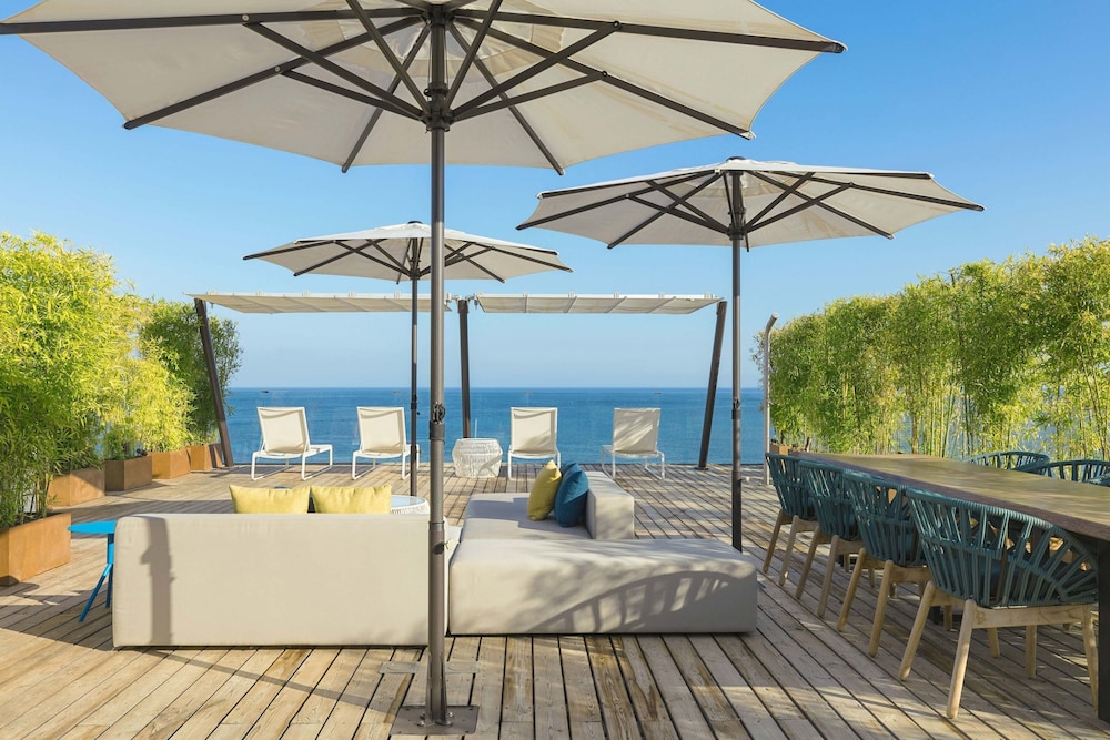 Penthouse, 1 King Bed (Terrace) thumbnail 6