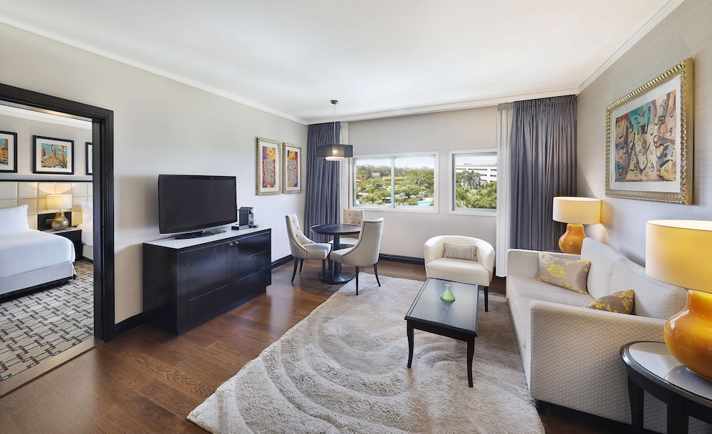 Executive Room, 2 Twin Beds, Pool View