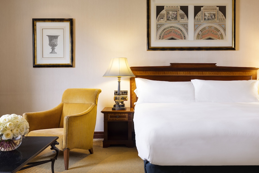 Junior Suite, 1 King Bed (Castellana View, Club Lounge Access)