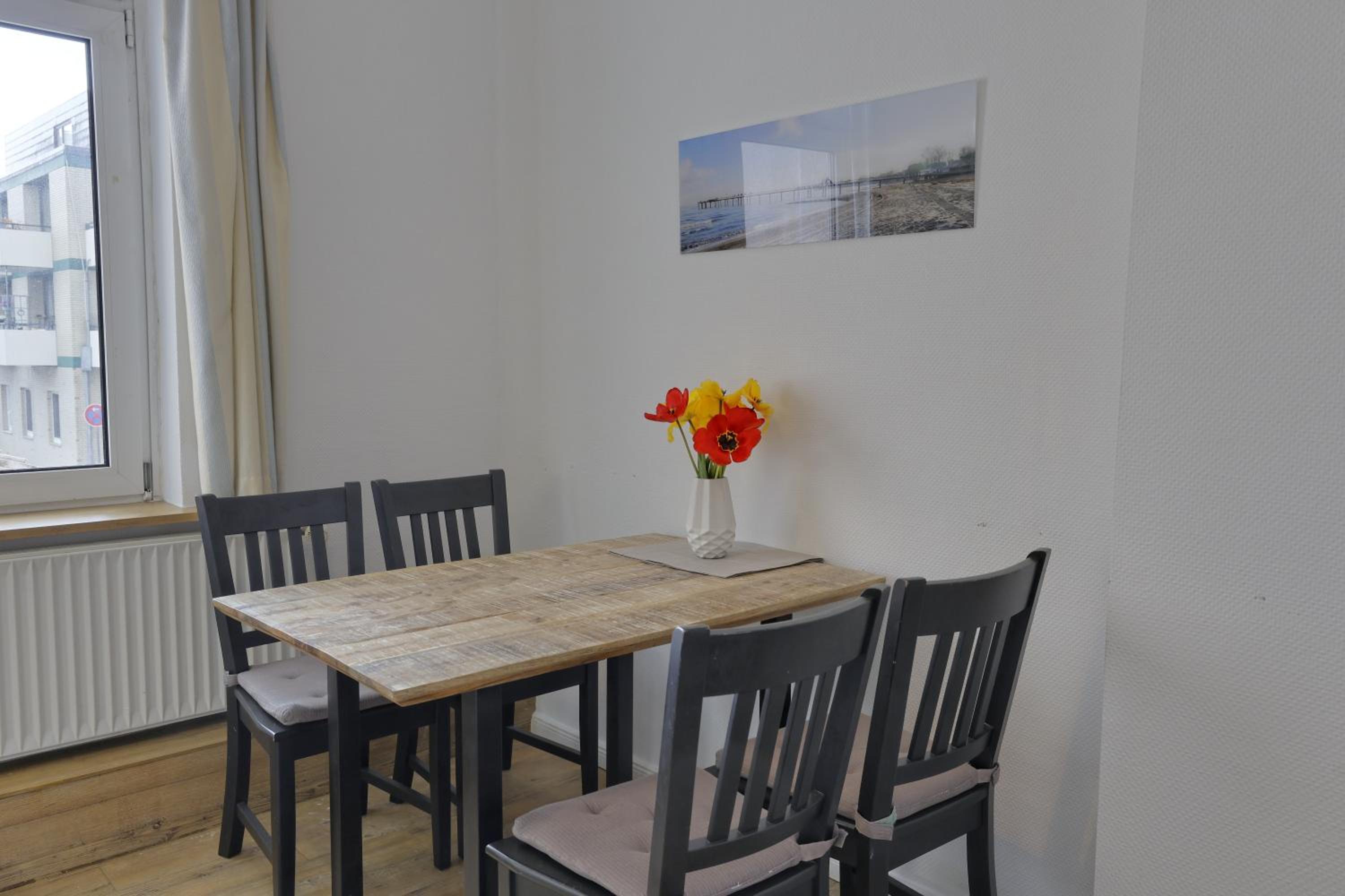 Apartment 104 - Photo 3