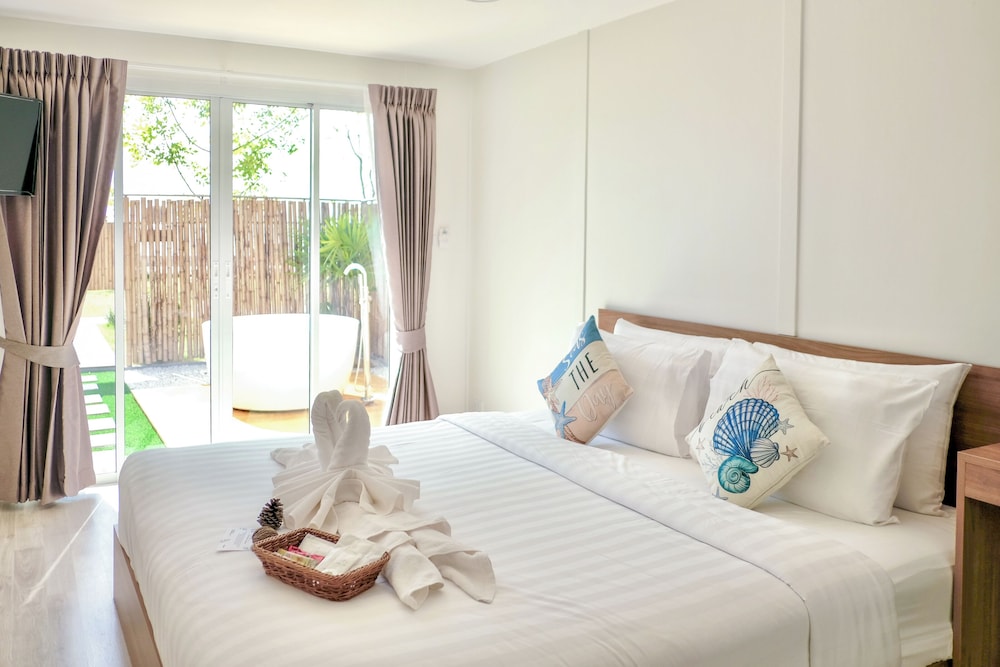 Deluxe Room, Bathtub, Sea View