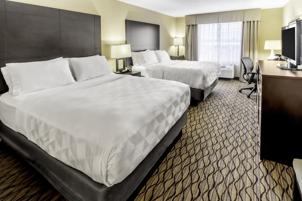 Standard Room, 2 Queen Beds, Accessible (Roll-In Shower)