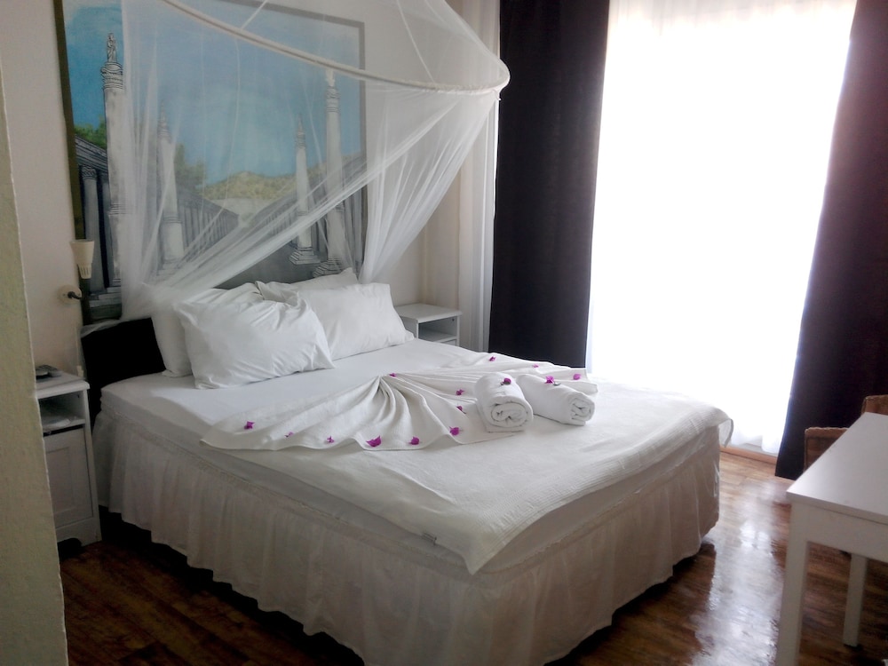 Comfort Double Room, 1 King Bed, Mountain View photo 2