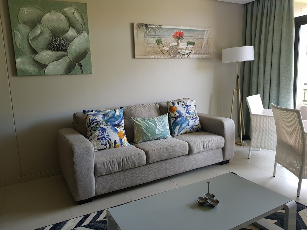 Zimbai Suite 524