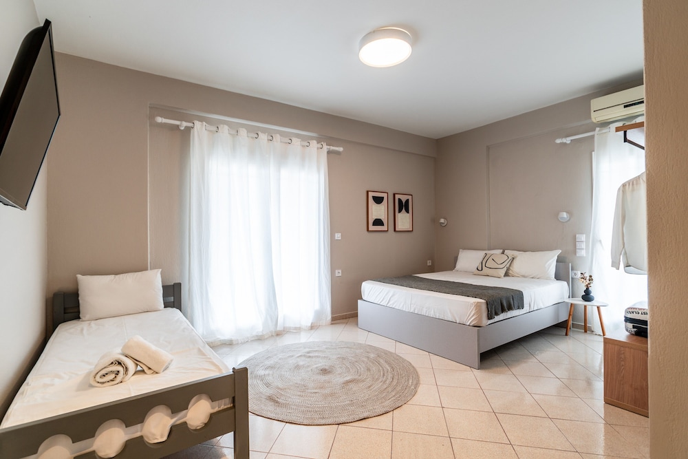 Deluxe Triple Room, Balcony, Sea View photo 1