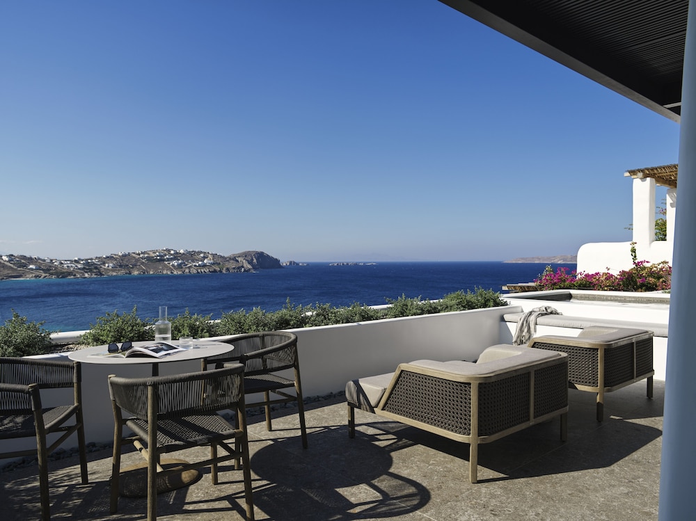 Executive Suite, Private Heated Pool, Sea View - Photo 17