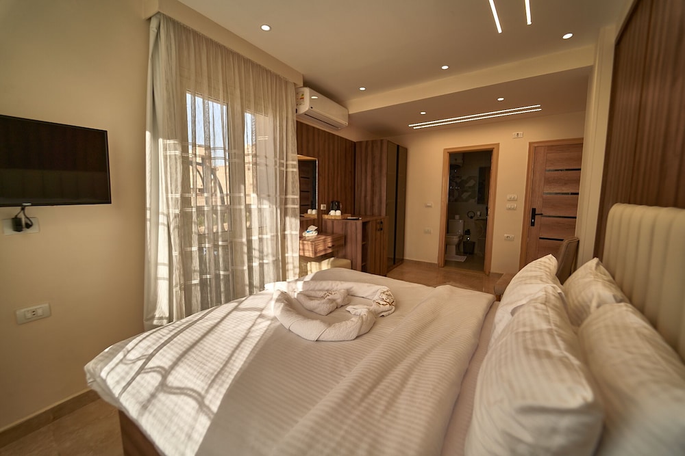 Royal Room photo 2