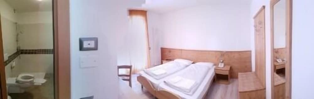 Room, 2 Twin Beds photo 2