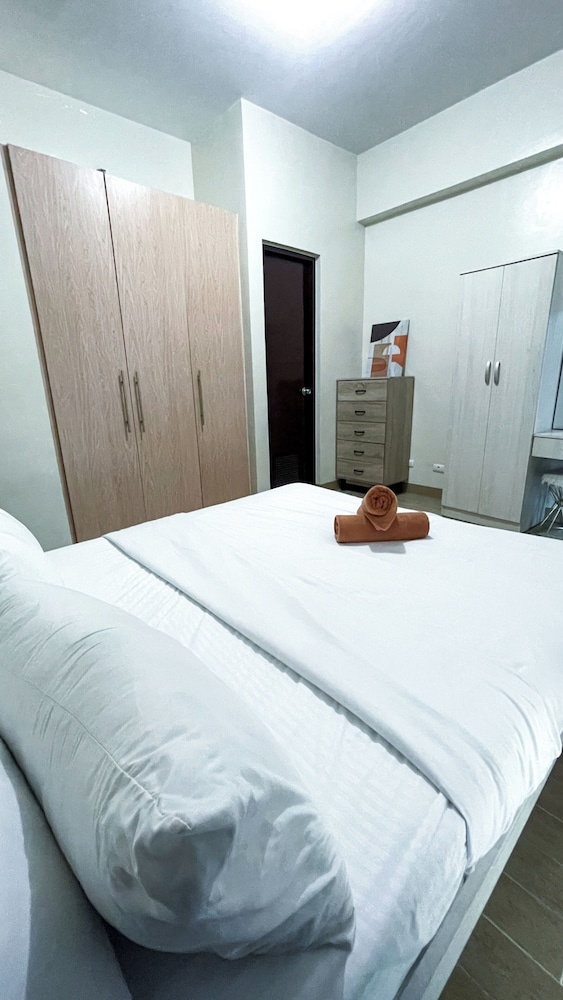 Signature Condo, 1 Bedroom, Balcony photo 2