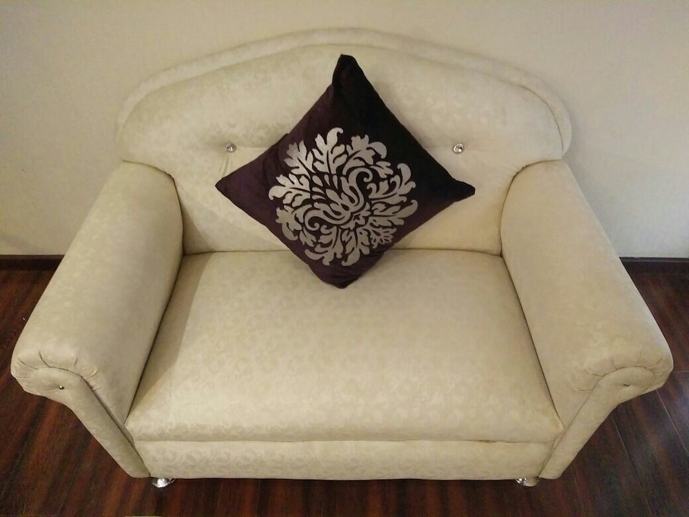 Platinum Twin Bedroom photo 3