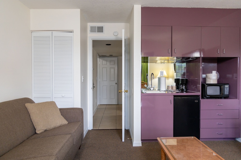 Deluxe Suite, 2 Bedrooms - Photo 13