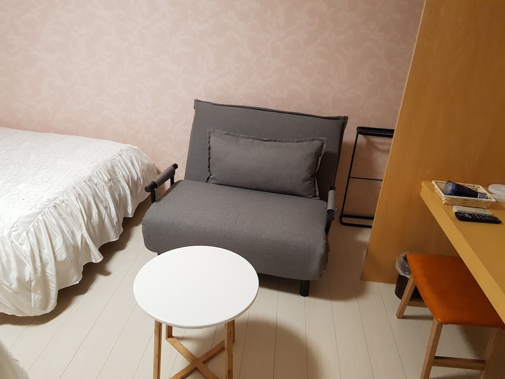Deluxe Room, Non Smoking - Photo 2