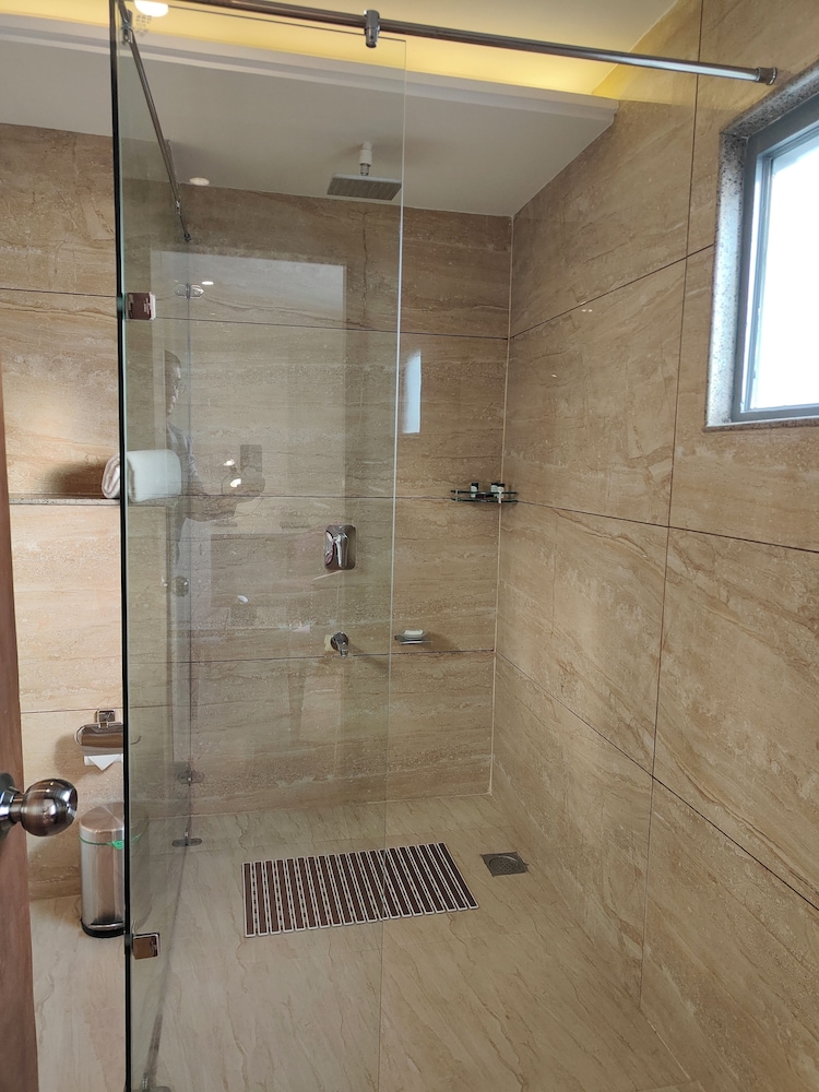 Presidential Double Room, 1 King Bed, Non Smoking, Private Bathroom photo 2