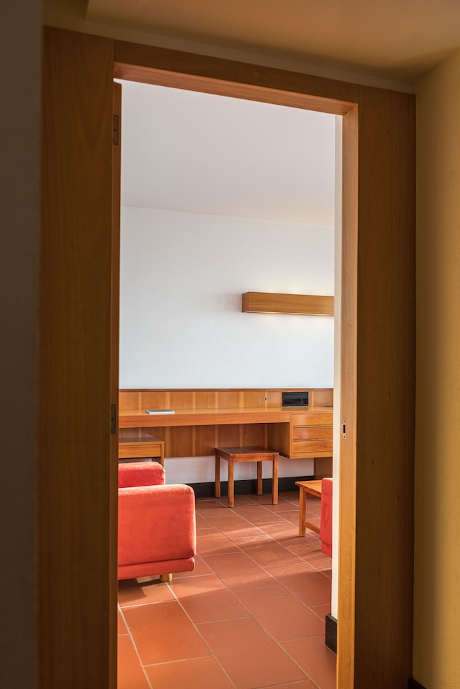 Suite - Photo 28