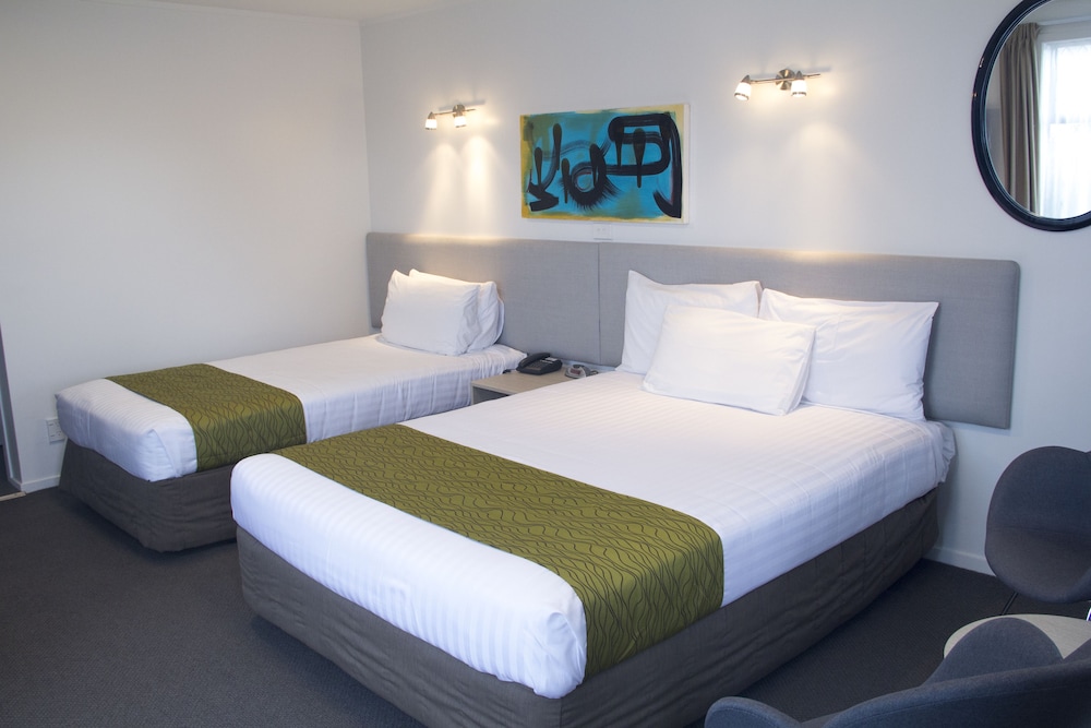 Motel Studio (located across the road) - Photo 3