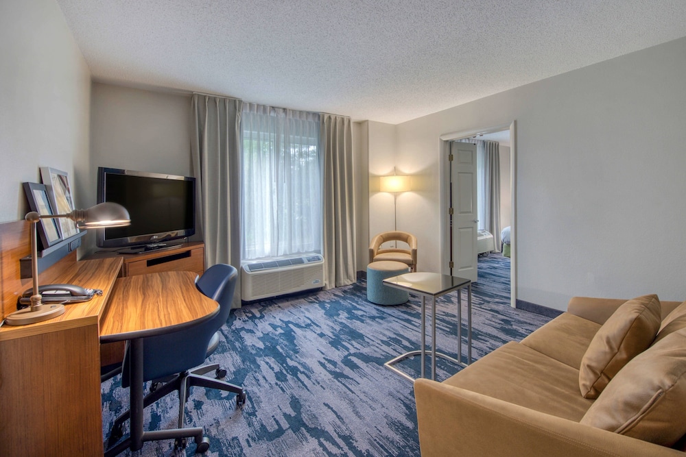 Executive Suite, 1 King Bed with Sofa bed - Photo 1