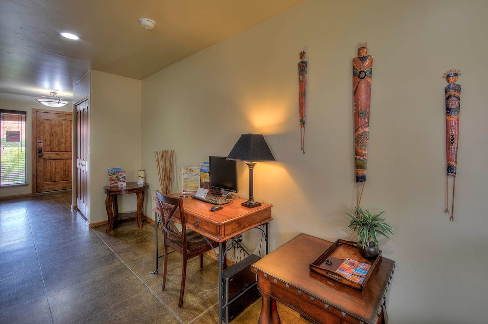 Premier Townhome photo 3