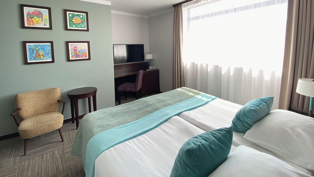 Classic Double Room (Disability Access) - Photo 2