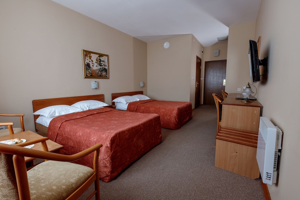 Standard Twin Room, City View photo 3