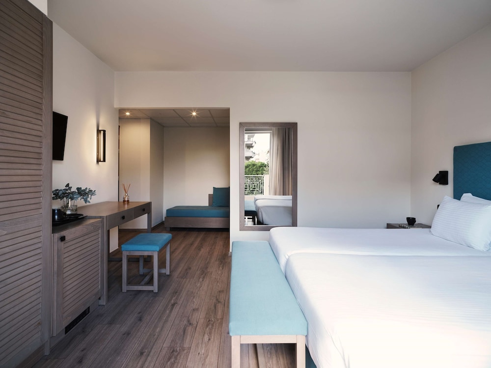 Deluxe Room, 1 Bedroom, Balcony - Photo 14