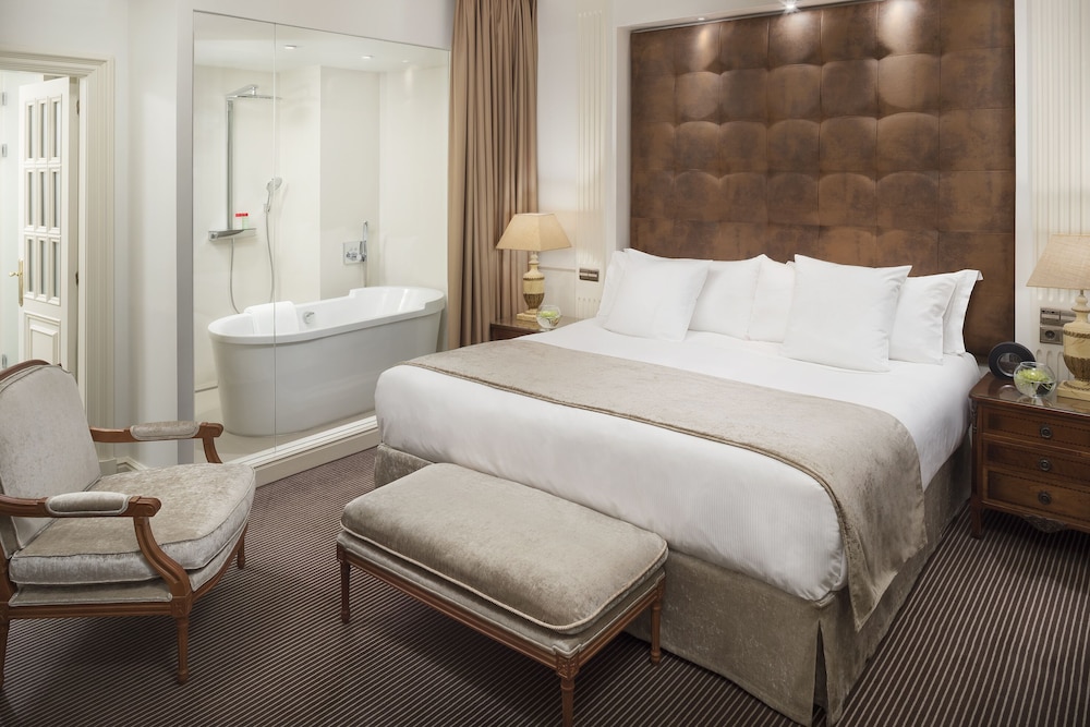Two Bedrooms Suite Red Level