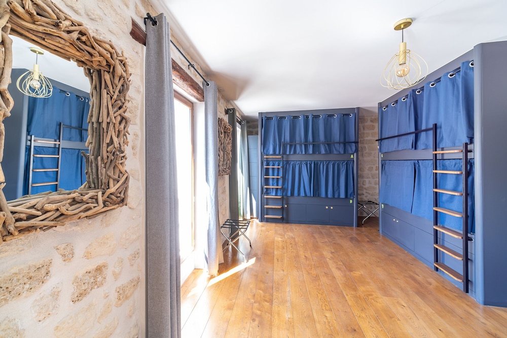 Shared Dormitory, Women only, Non Smoking (3 Twin Bunk Beds) photo 1