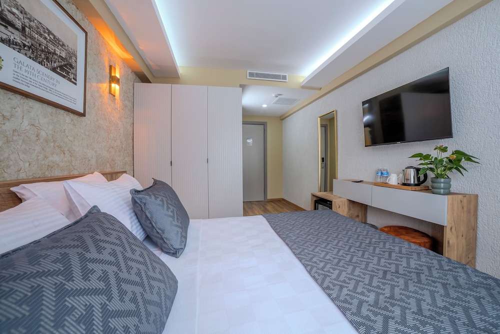 Standard Double or Twin Room photo 3