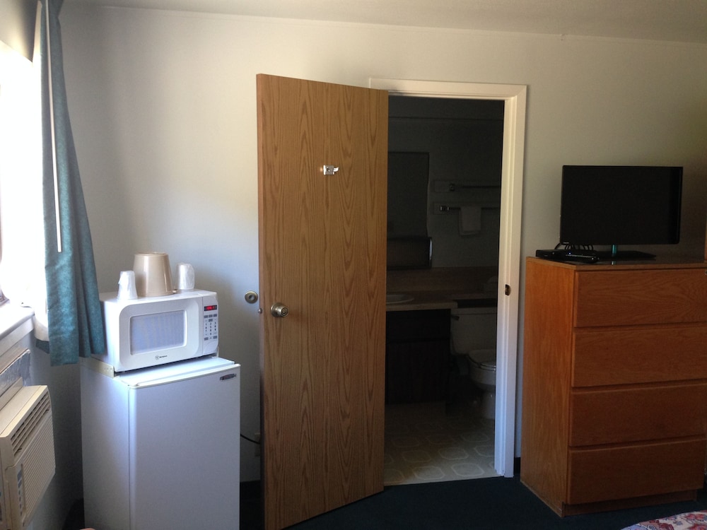 Standard Room, 1 Queen Bed, Non Smoking photo 3