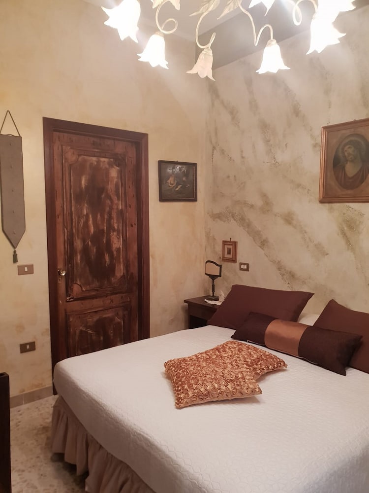 Exclusive Triple Room, Multiple Beds, Ensuite photo 1