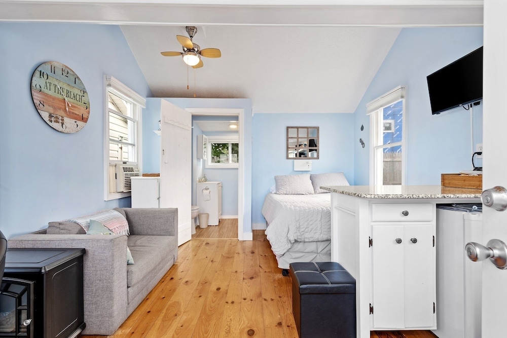 House, 1 Queen Bed, Kitchen, Garden View (Shore Delight)