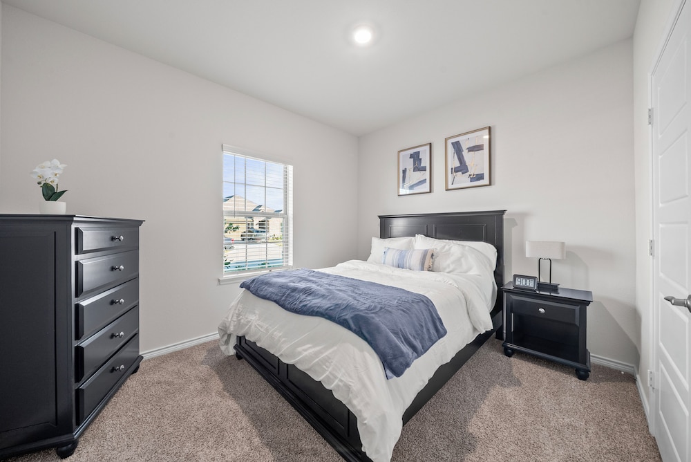 Luxurious 4-Bed Home in Aubrey TX, Billede 13