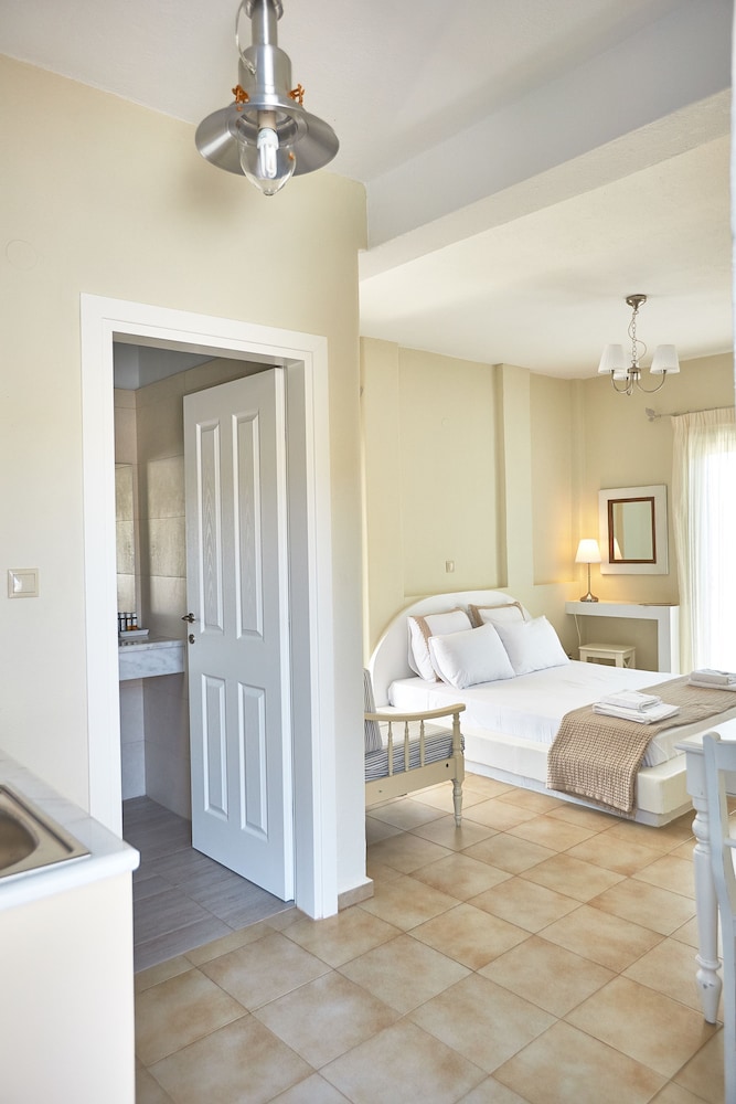 Deluxe Double Room photo 3