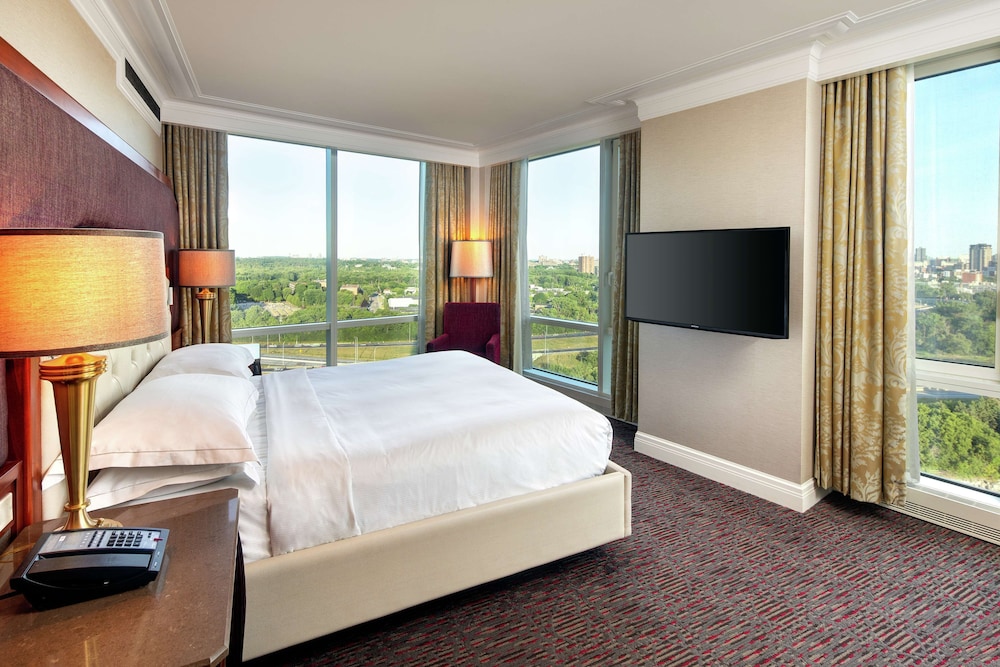 1 Bedroom Suite, 1 King Bed, Jetted Tub - Photo 3