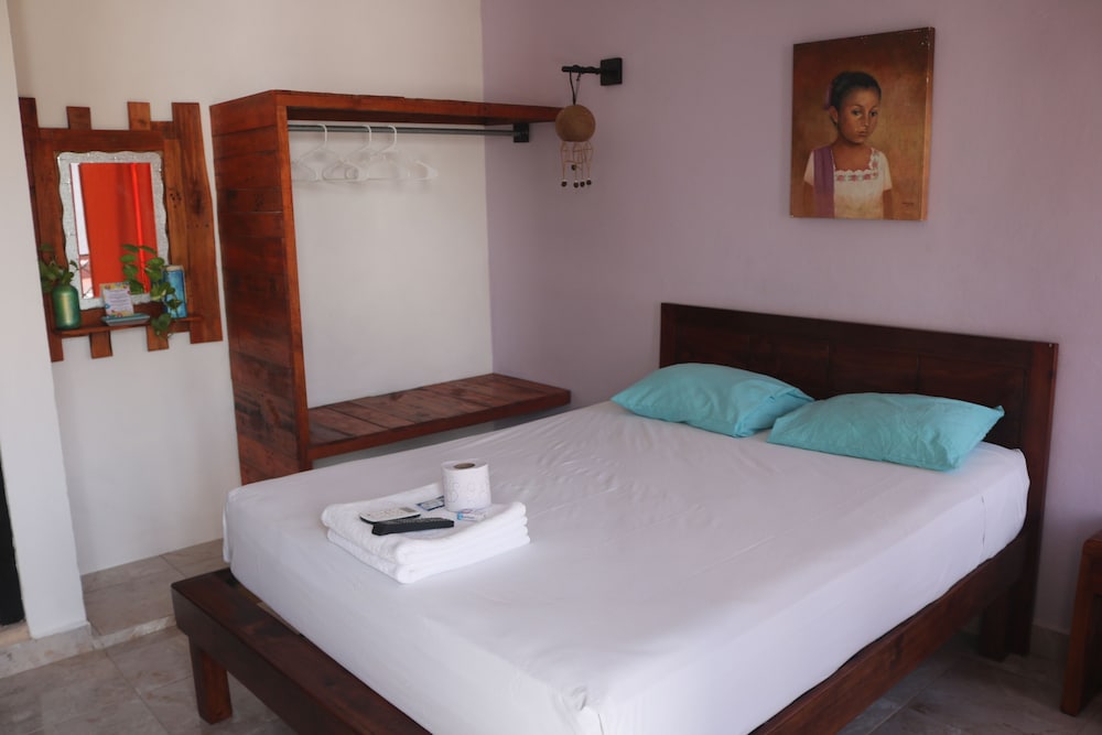 Standard Room, 1 Queen Bed photo 1