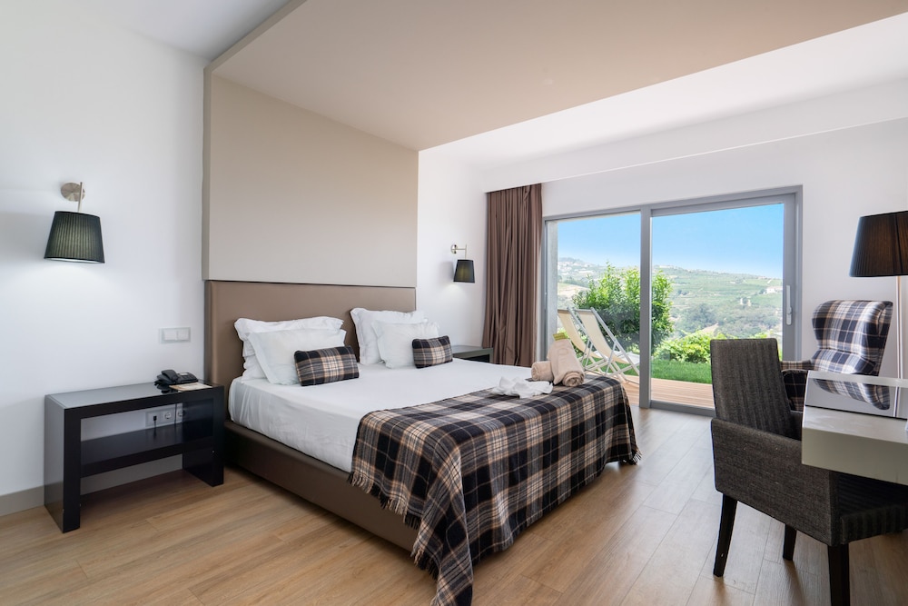 Deluxe Double Room, 1 Double Bed, River View
