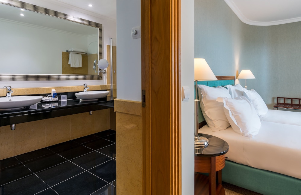Suite, Sea View - Photo 11