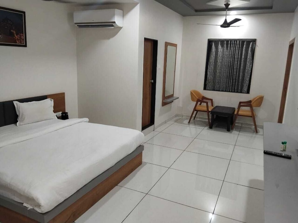 Deluxe Double Room, City View