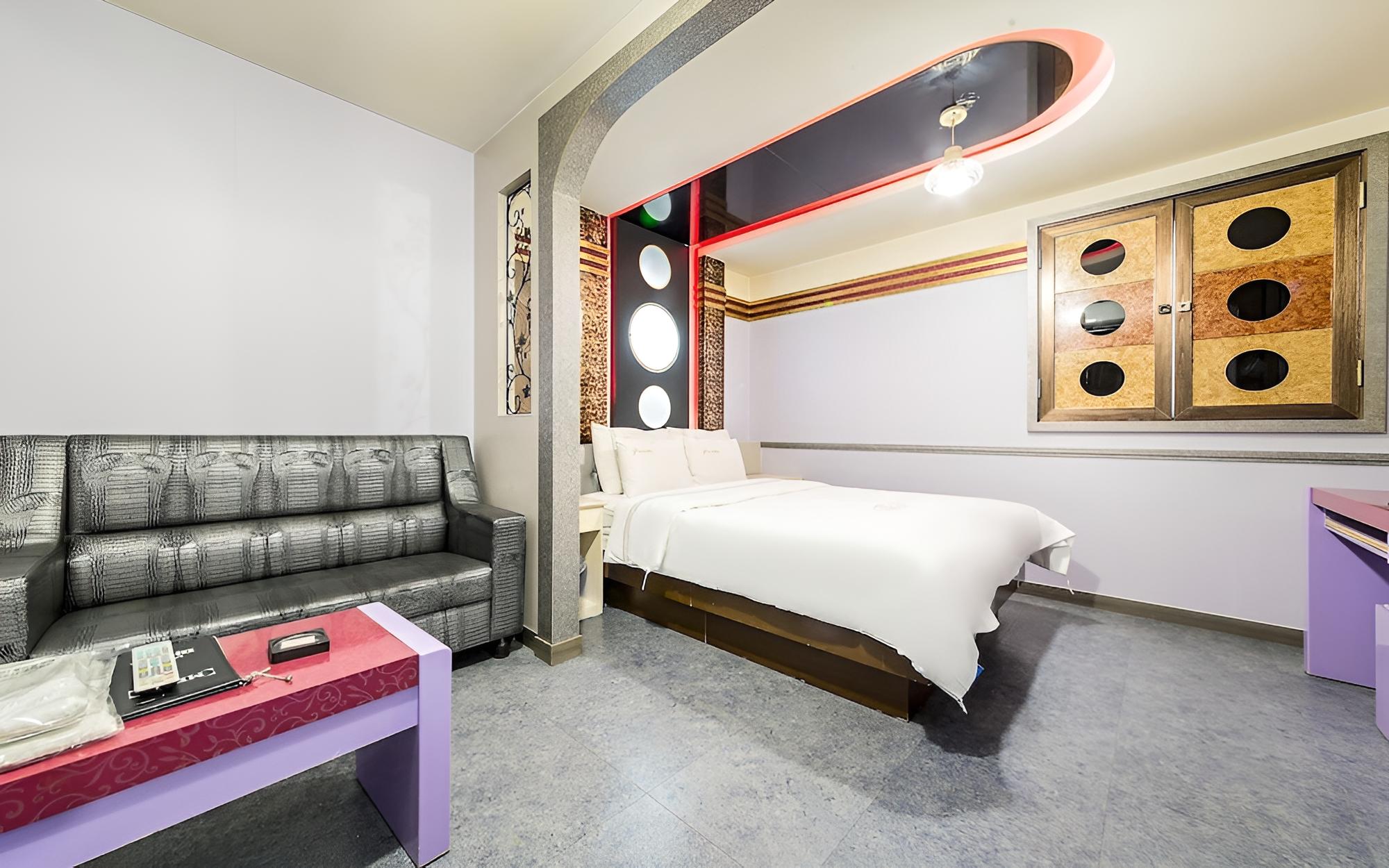 Room (General room-physical identification ) - Photo 2