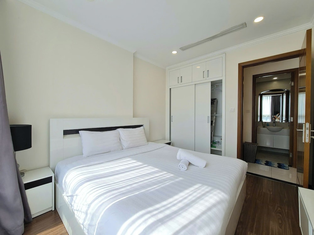 Business Apartment, City View