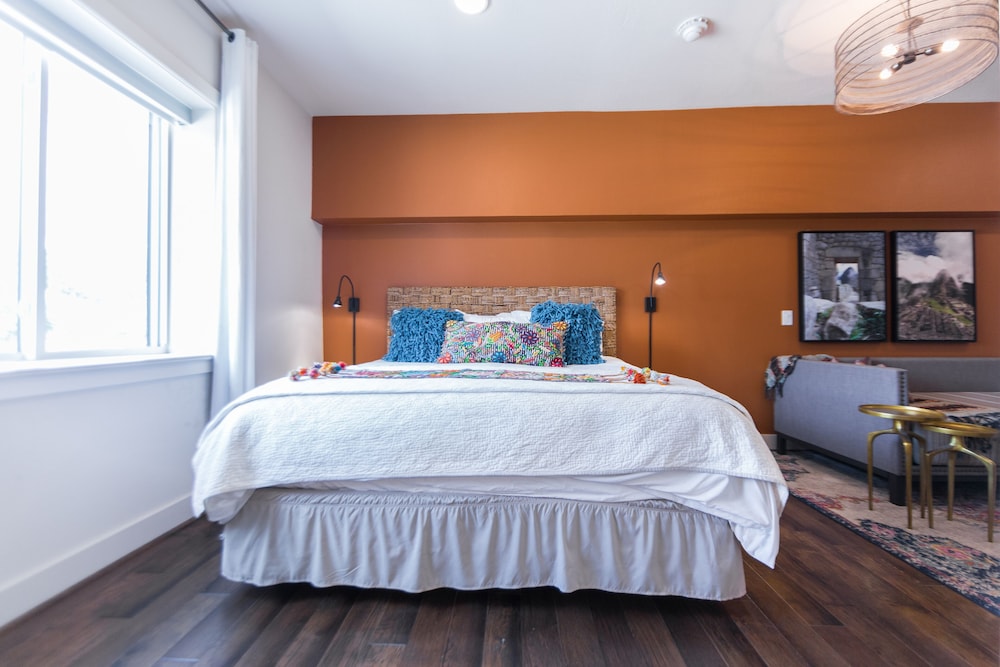 Classic Studio, 1 King Bed (Machu Picchu) photo 3