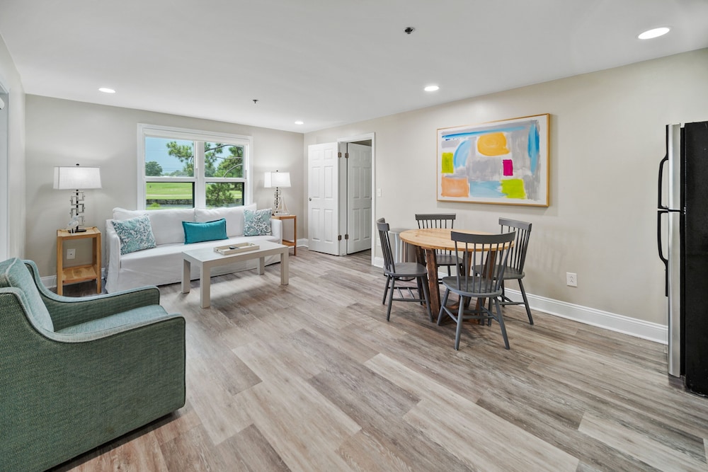 Classic Apartment, 2 Bedrooms, Ground Floor photo 1