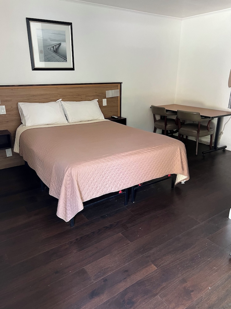 Standard Room photo 1