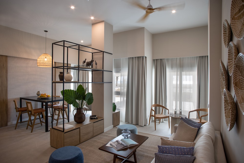 Beach Suite with private Pool and Garden