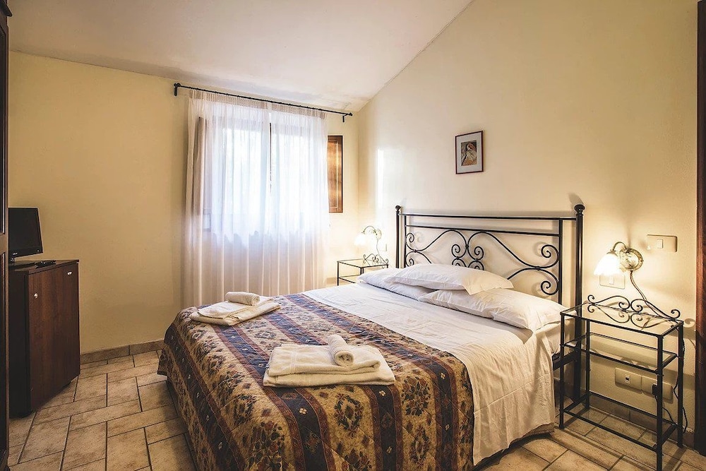 Superior Double or Twin Room, Garden View