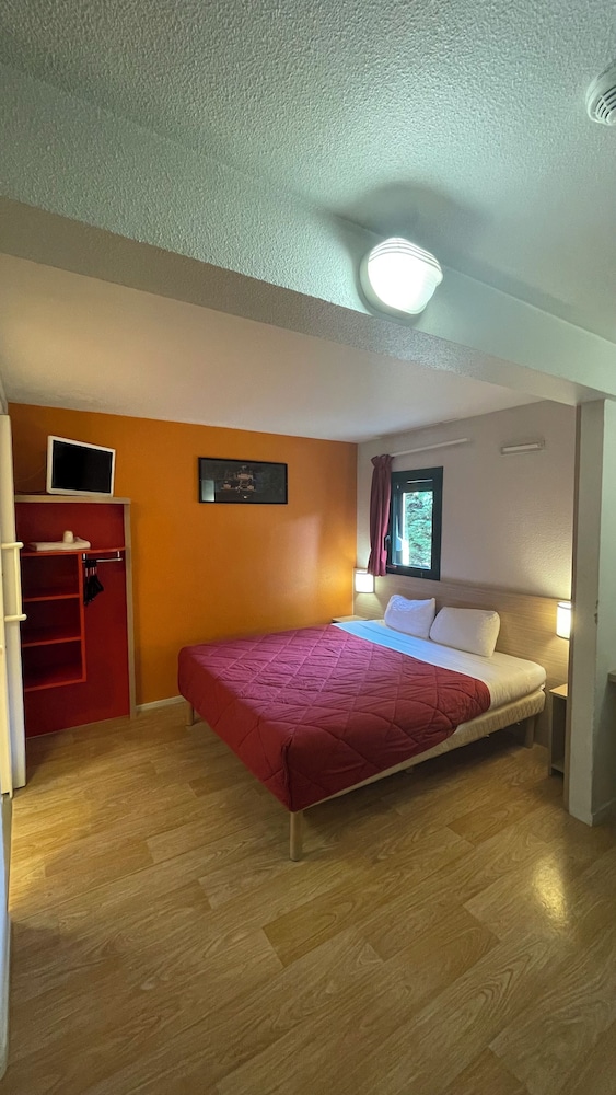 Standard Room, 1 Double Bed - Photo 8