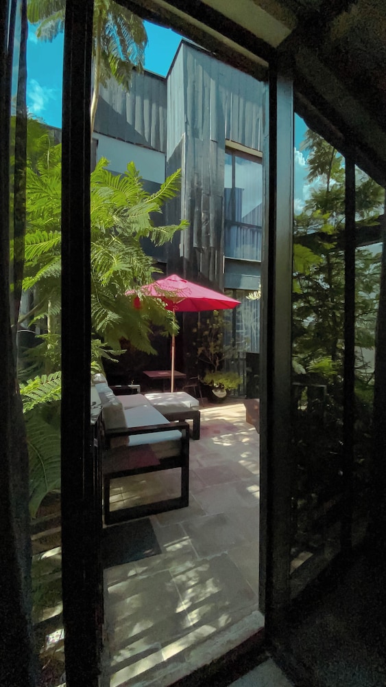 Suite (Fire Pit) photo 3