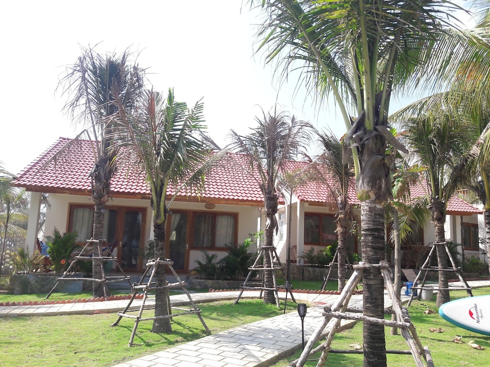 Deluxe Bungalow - Photo 2