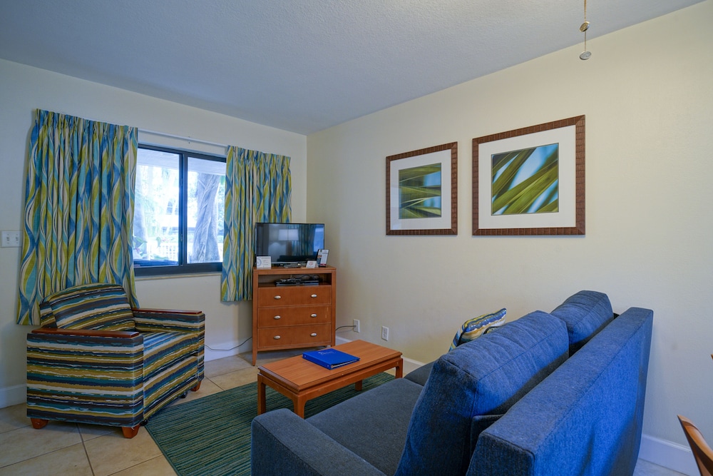 Condo, 2 Bedrooms, Pool View photo 2