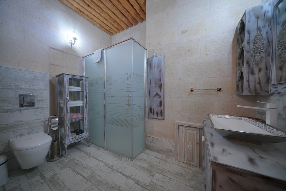 Panoramic Room - Photo 13