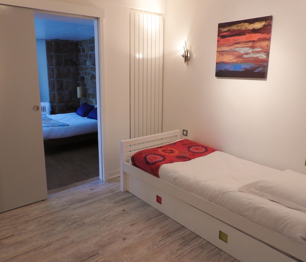 Family Room - Photo 3
